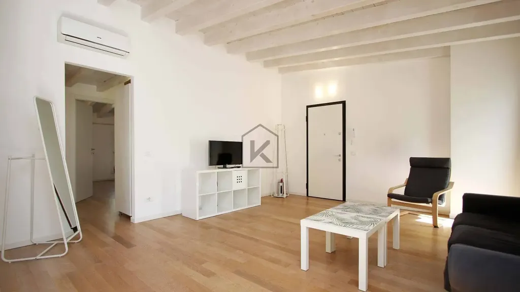Séjour - Bright Triplex with Balcony in Milan
