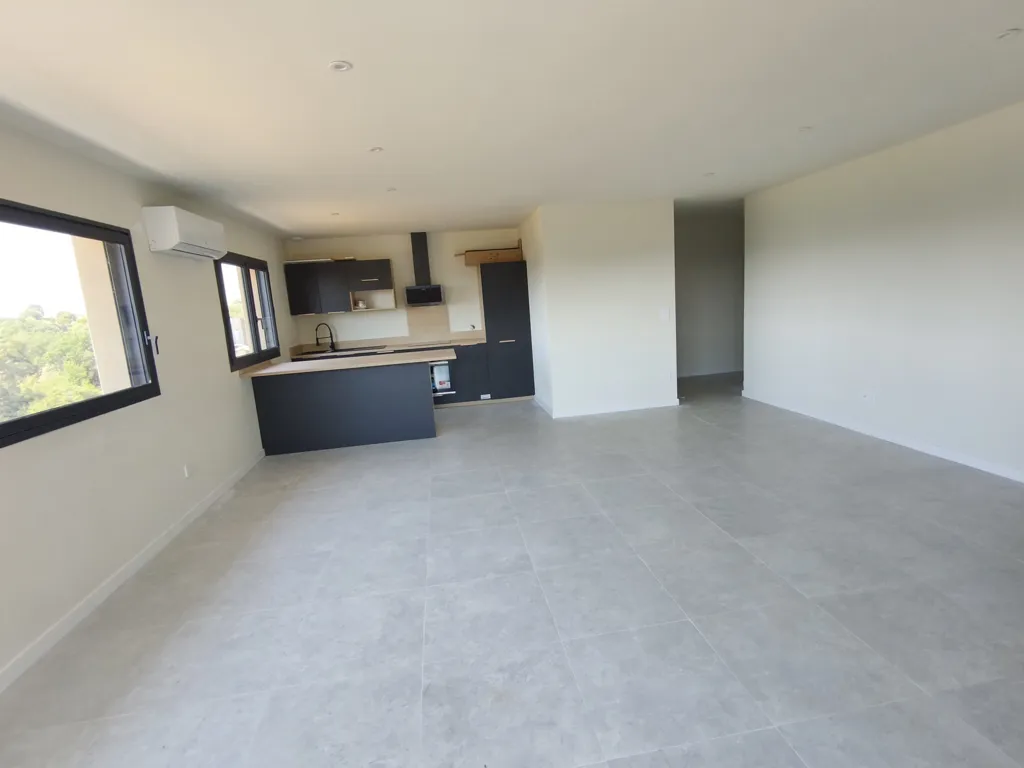 Séjour - Appartement Neuf T3 avec Balcon et Jardin à l'Isle Jourdain