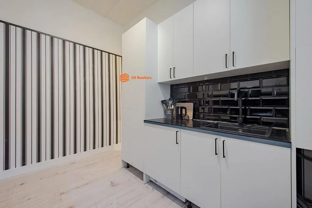 Cuisine - Luxury Apartment with Rustic Elegance in Madrid