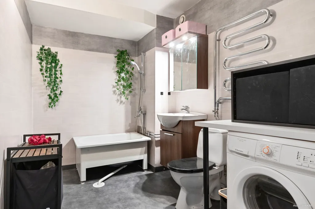 Vannitoad - Modern Flat with Balcony in Nacka