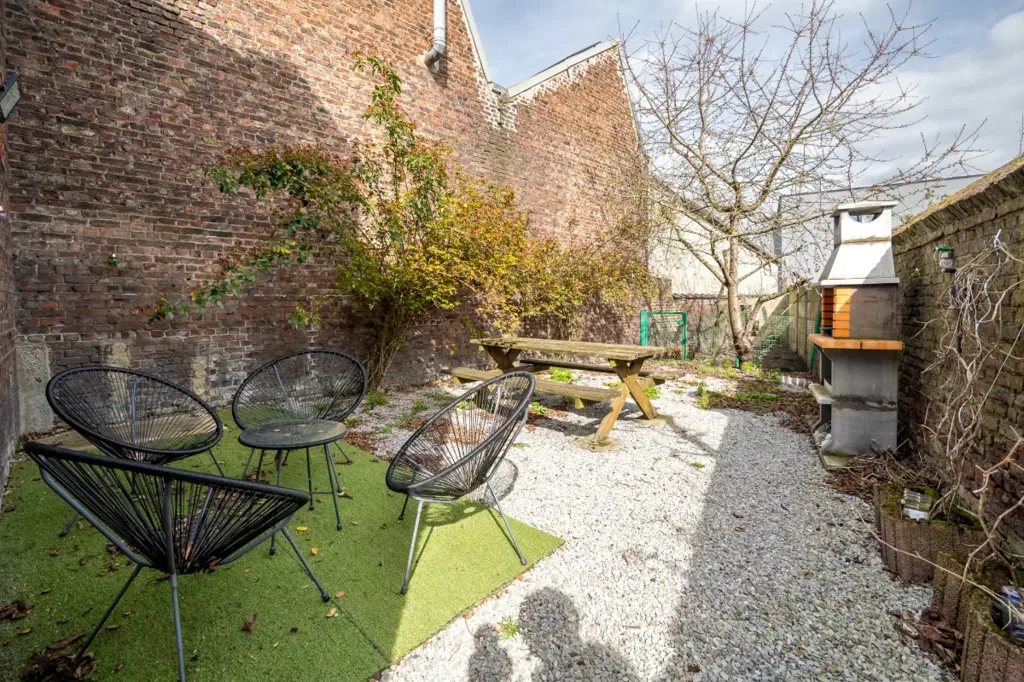 Jardin - Chambre Partagée avec Jardin dans Maison Agréable
