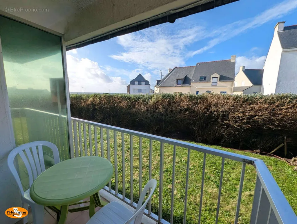 Balcony - Bright 2-Bed Flat near Port in Nice