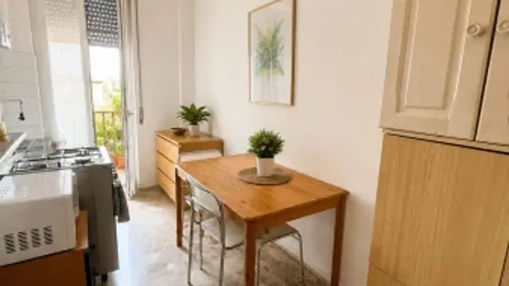 Cucina - Appartamento con vista aperta a Milano