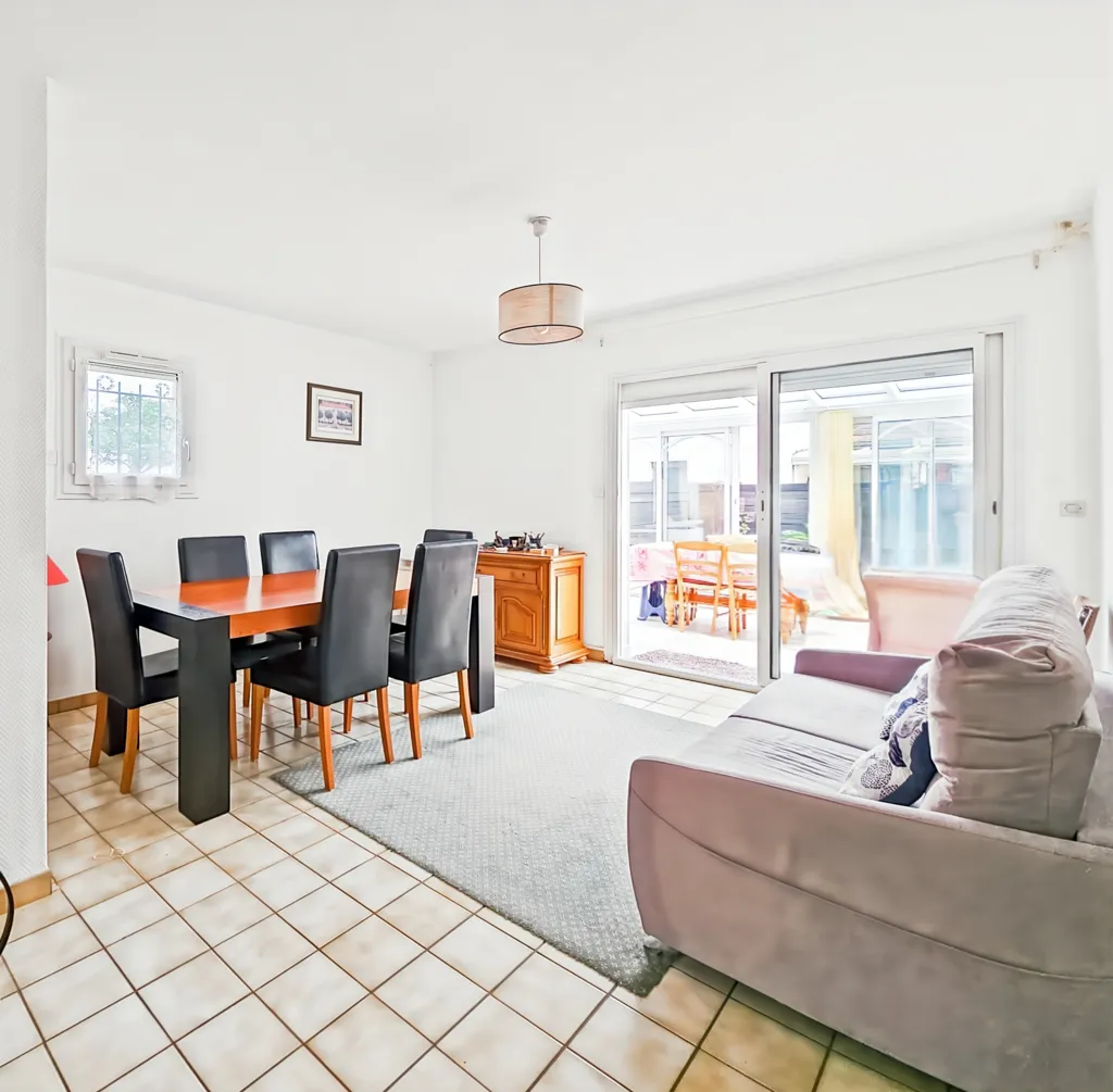 Söögituba - 2-Bedroom House with Garden in Brie-Comte-Robert