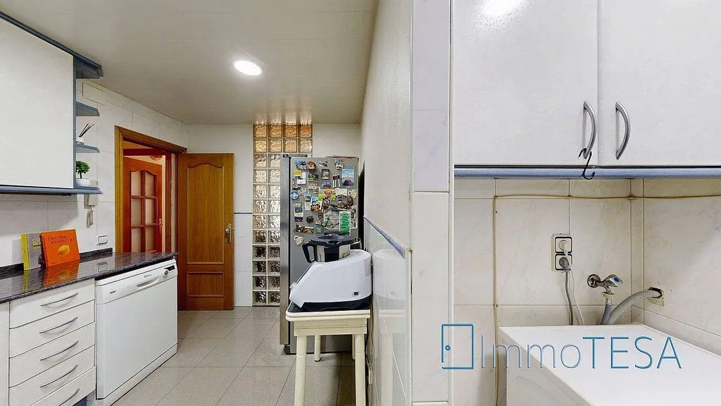 Cuisine - Apartment with Balcony in Barberà del Vallès
