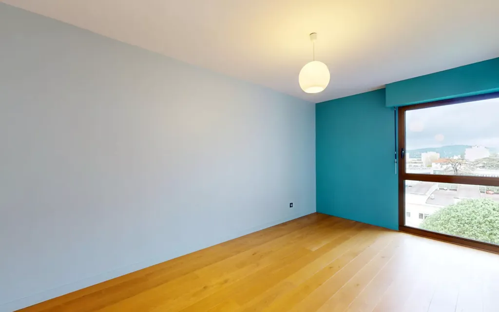 Toad - Furnished Apartment with Garage in Lyon 4