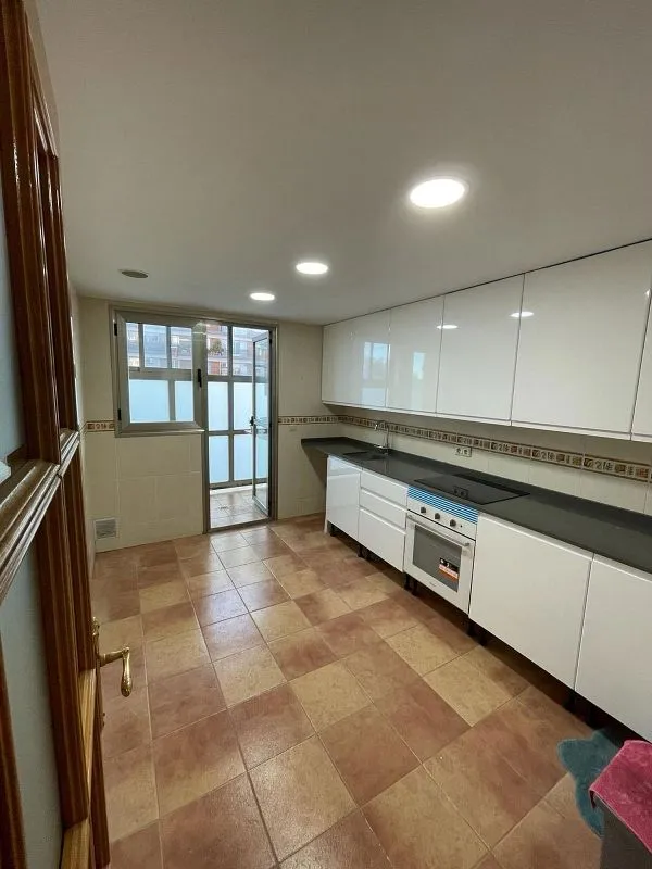 Cuisine - Furnished Flat with Balcony in Valencia