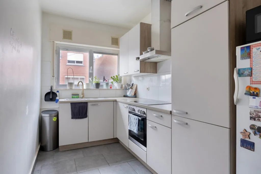 Cucina - Bright Apartment with Garage in Moerbeke