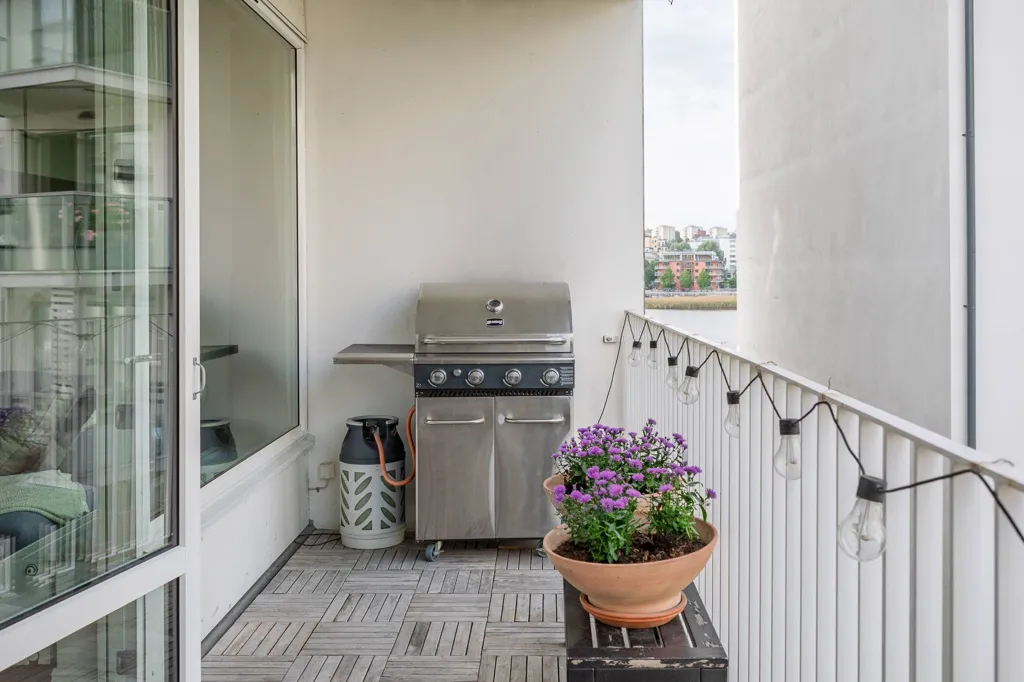 Balcony - Waterfront Apartment with Balcony in Stockholm