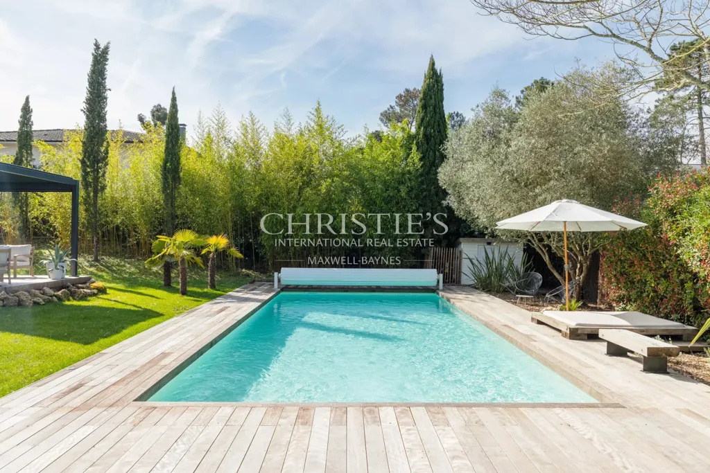Bassein - Renovated House with Pool in Bouliac