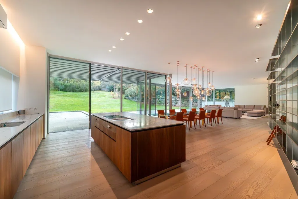 Cucina - Contemporary Villa with Pool in Uccle