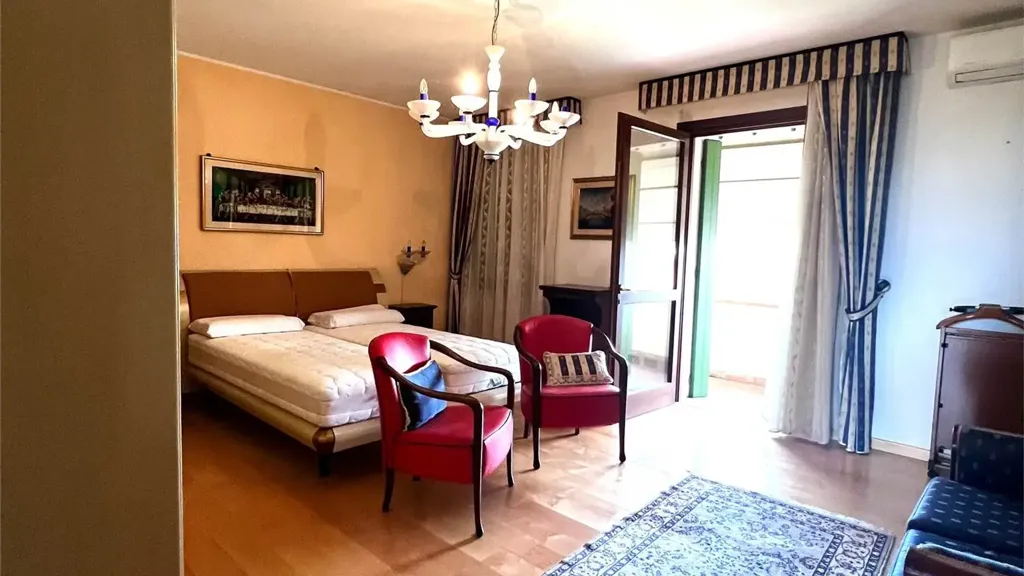 Magamistoad - Bifamiliar Villa with Private Garden in Moriago della Battaglia