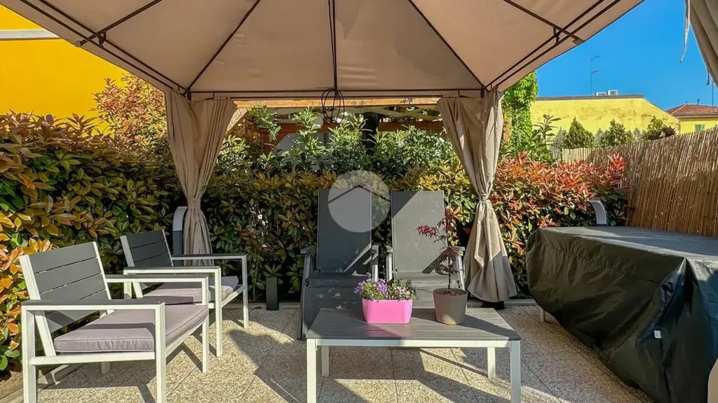 Terrasse - Trilocale with Private Garden in Parma