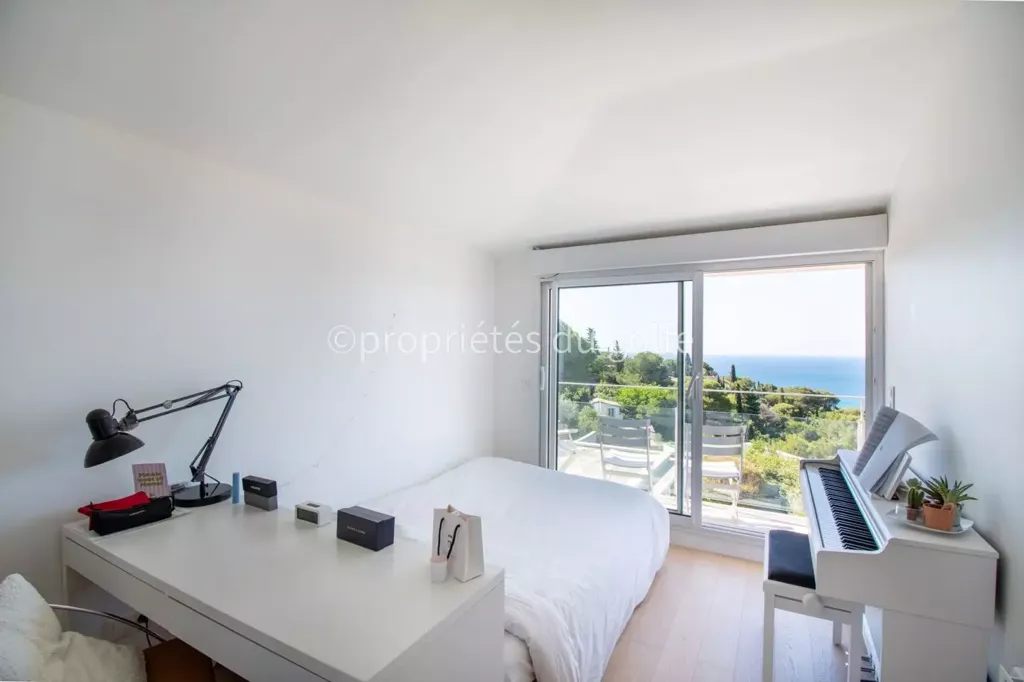 Bedrooms - Villa with Panoramic Sea View in Sète