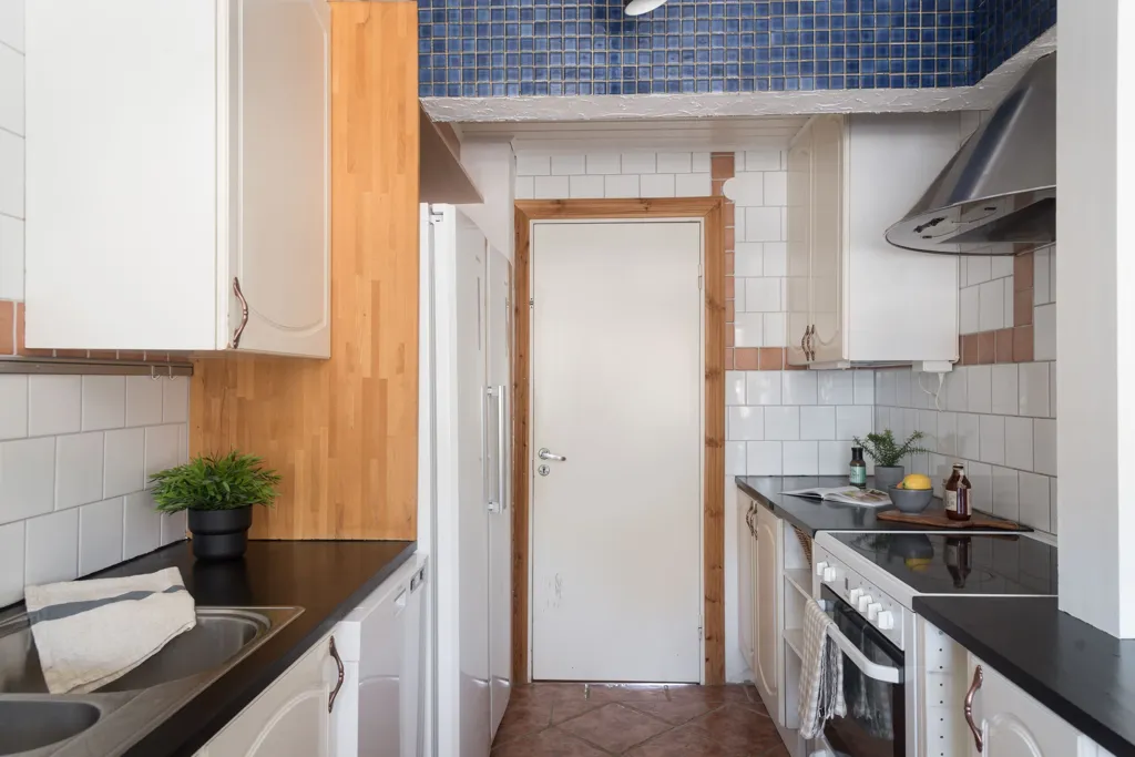 Cuisine - Villa with Corner Plot and Pool in Quiet Area