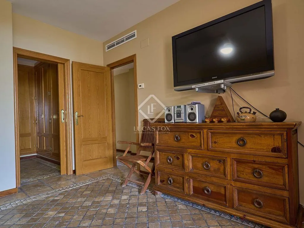 hallway_entrance