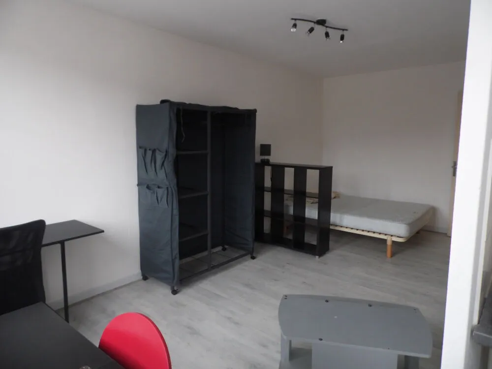 Chambres - Studio Meublé avec Parking près du Campus Lettres