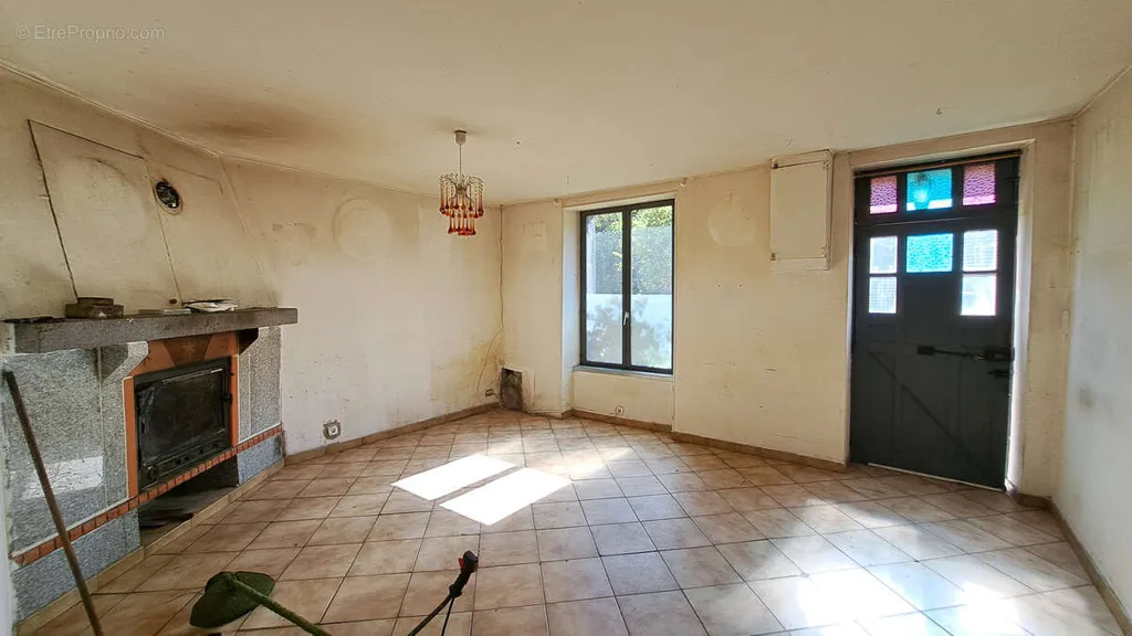 Soggiorno - Rustic House with Garden in Manzat