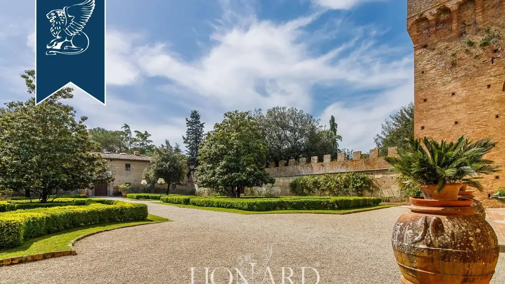 Jardin - Historic Castle with Vineyards near Florence
