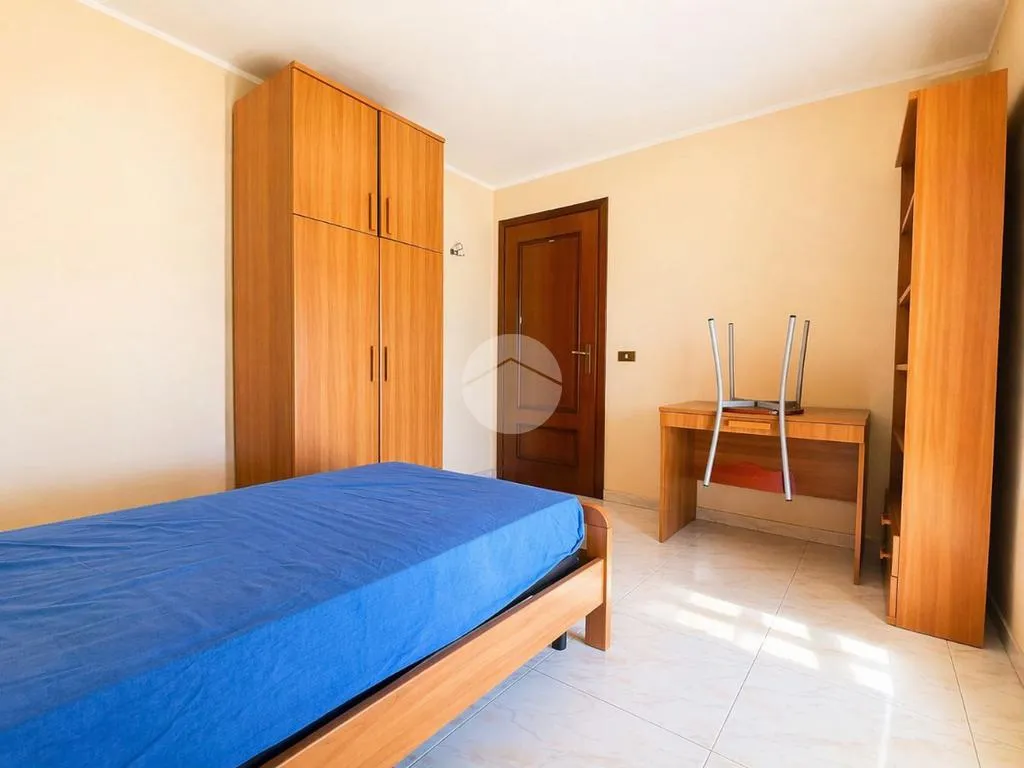 Chambres - Three-Bedroom Apartment with Balcony in Settimo