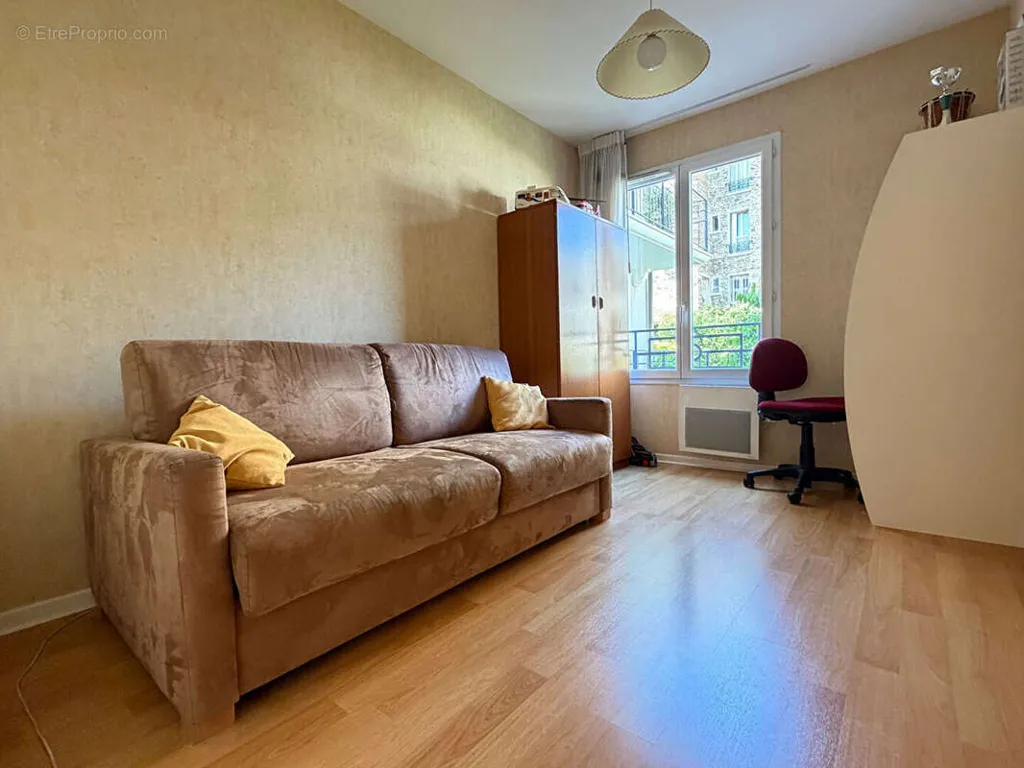 Séjour - Appartement de type F4 au rez-de-chaussée à Villejuif