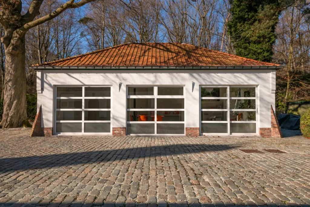 Extérieur - Villa de Caractère avec Terrasse à Kapellen