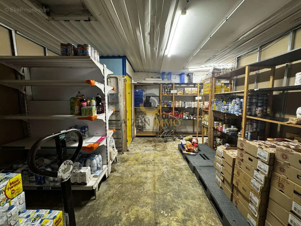 Local commercial à La Chataigneraie