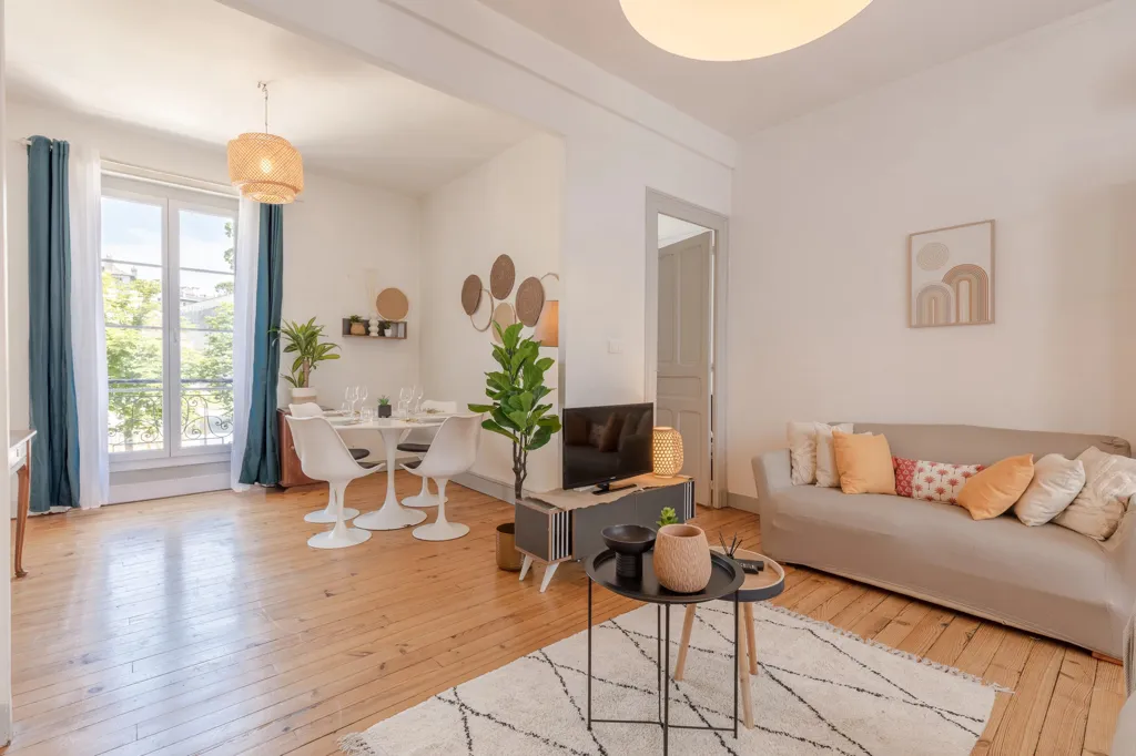 Séjour - Appartement T3/4 Meublé avec Vue sur Château à Pau