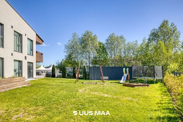 Aed - Modernised Apartment with Garden in Kohila