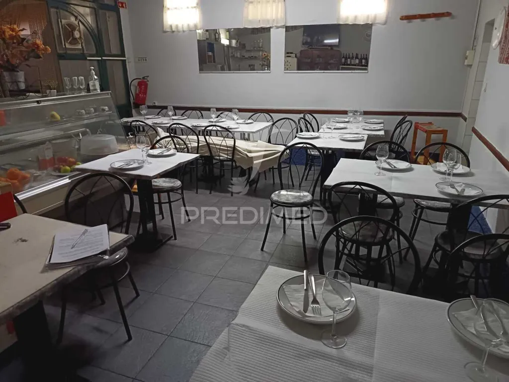 Sala da pranzo - Established Café in Boa Fé Bairro
