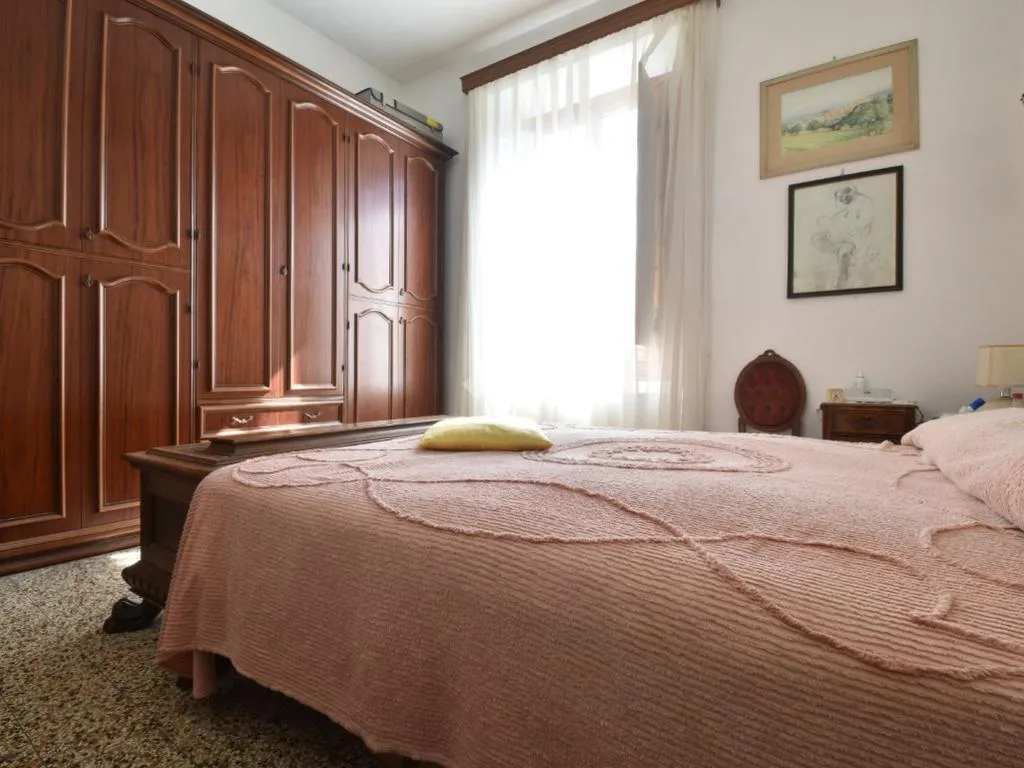 Chambres - 4-Room Apartment with Balcony in Florence