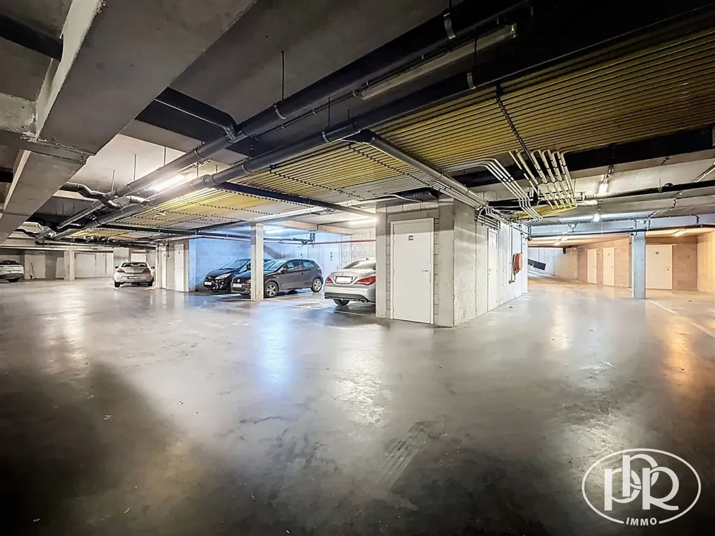 Garage - Duplex with Terrace in Urban Centre