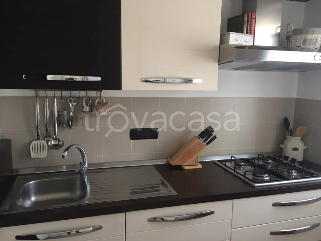 Cuisine - Penthouse with 60m² Terrace in Caserta