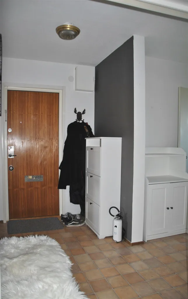 Entrée - Modern Flat with Balcony in Southern Location