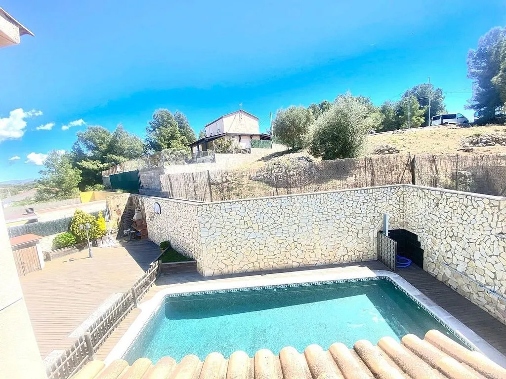 Piscine - Independent House with Pool in Valldemar