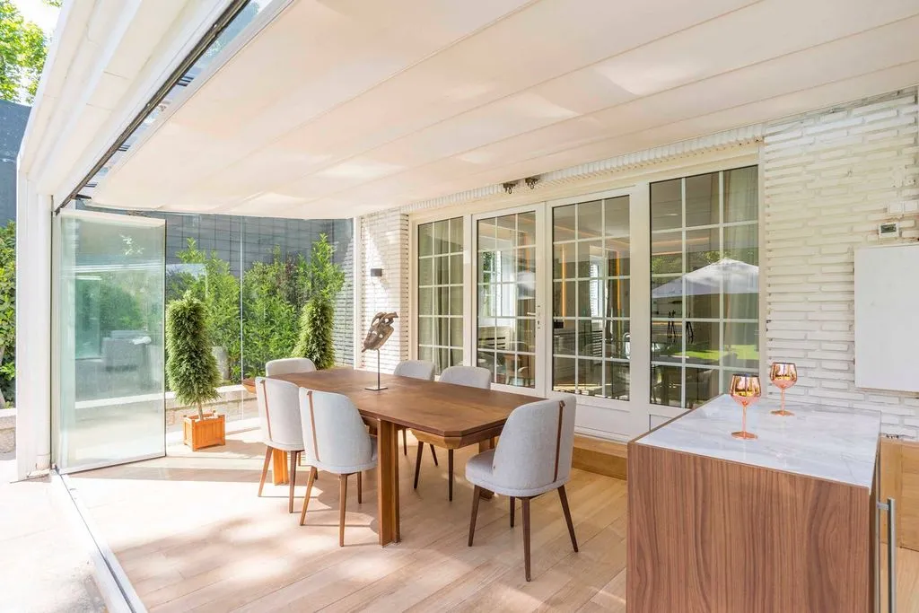 Terrace - Luxury Detached House with Pool in La Florida, Madrid