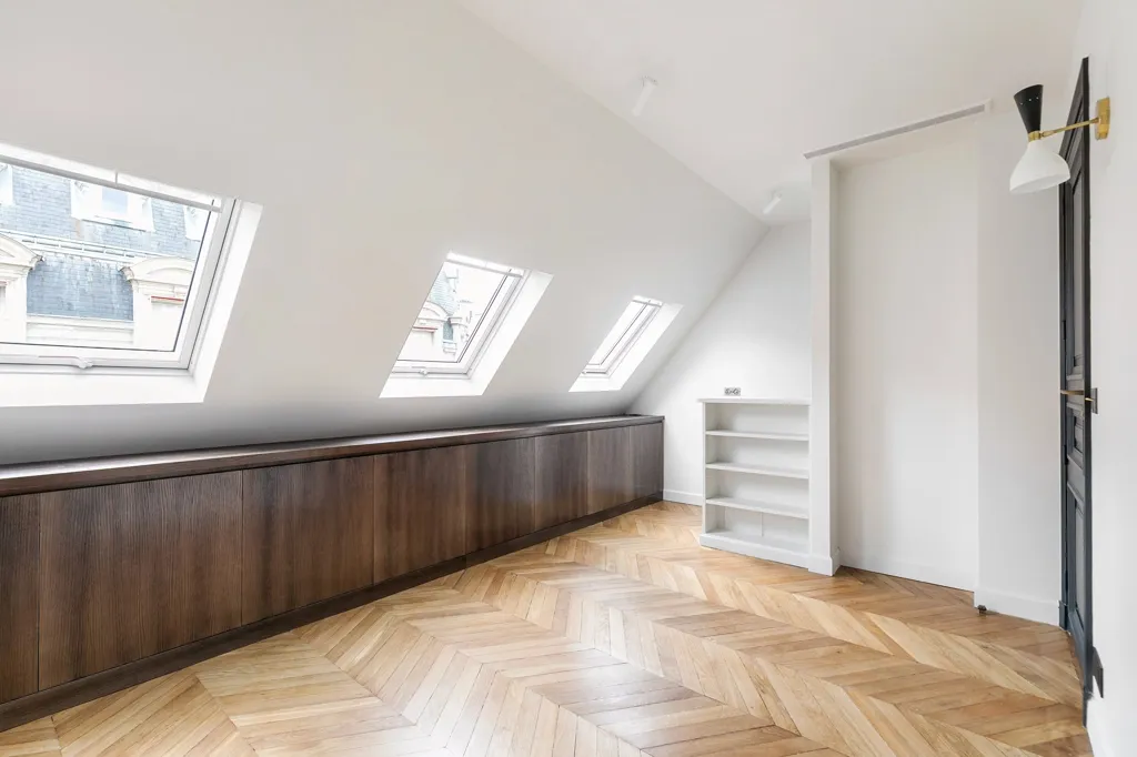 Pièces - Appartement Rénové avec Vue sur la Tour Eiffel à Paris 16e