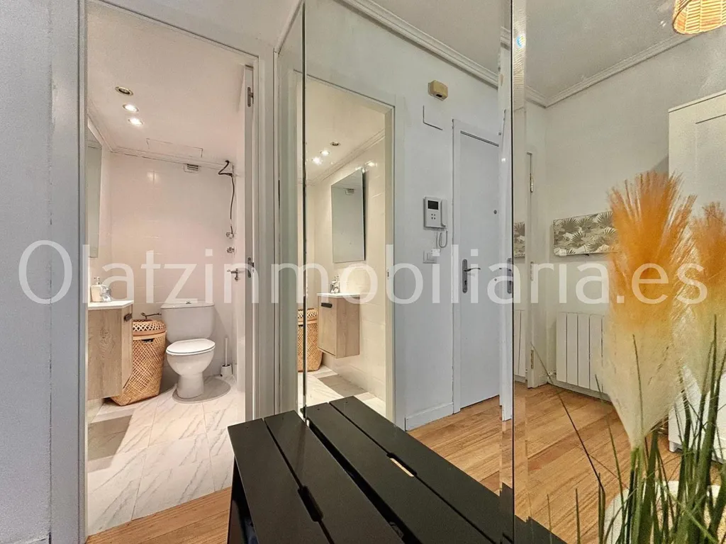 Bathrooms - Bright Apartment with Terrace in Zalla Centre