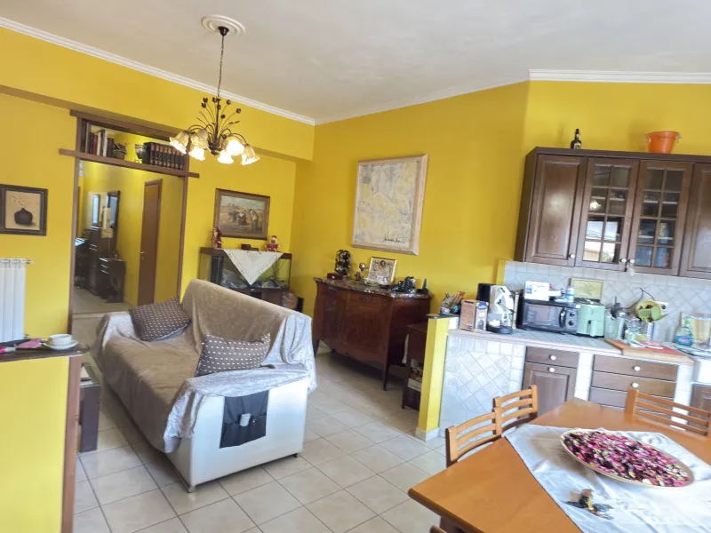 Söögituba - Bifamiliar Villa with Balcony in Salisano