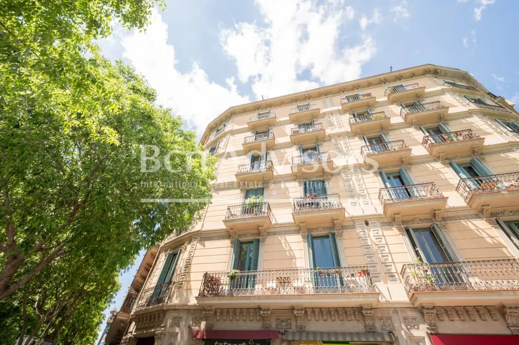Välivaade - Refurbished Apartment with City Views in Dreta de l'Eixample