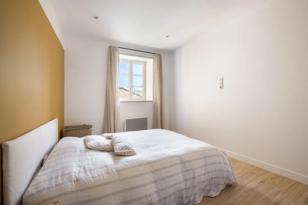 Magamistoad - Renovated House with Pool in Legny