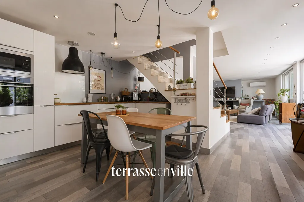 Salle à manger - Maison avec Piscine et Jardin à Bois Luzy