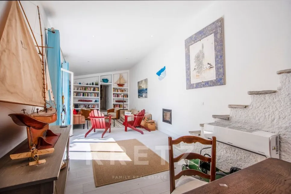 Séjour - Villa Pieds dans l'eau avec Crique Privée à Erbalunga