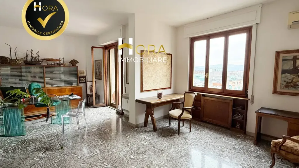 Bureau - Penthouse with Panoramic Terraces in Florence