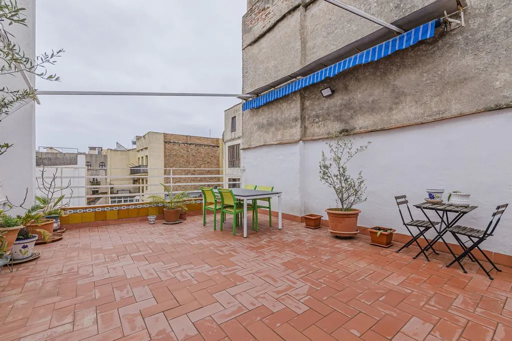 Terrasse - Duplex with Private Terrace in Barcelona's Born