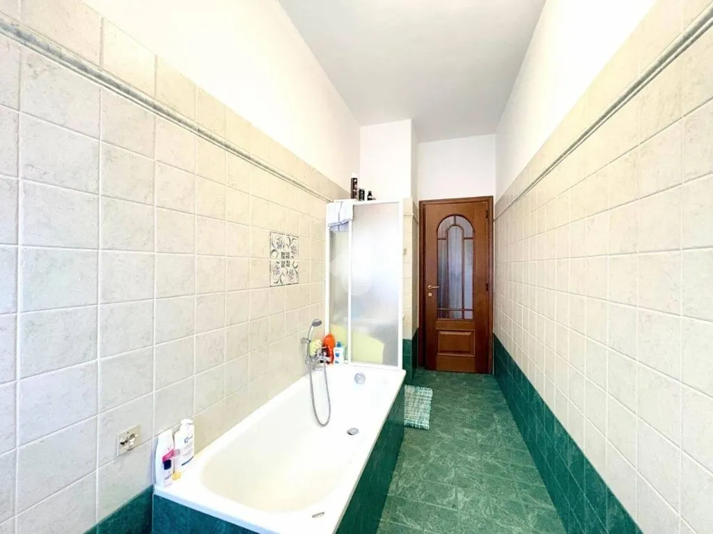 Vannitoad - Apartment with Balcony and Terrace in La Loggia