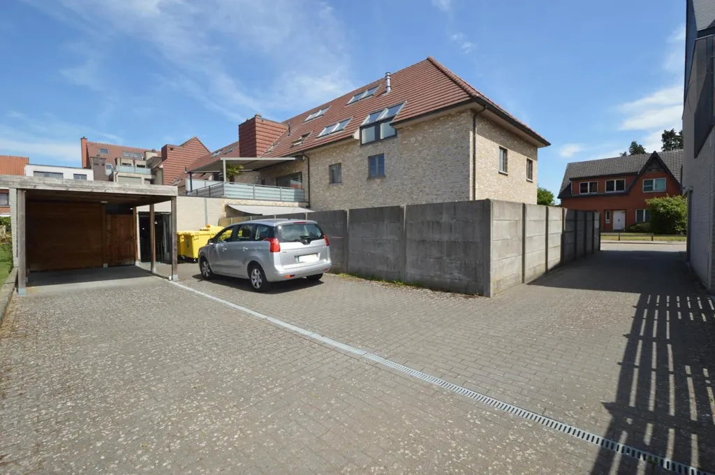 Extérieur - Stockage Commercial avec Materiaillift à Kasterlee