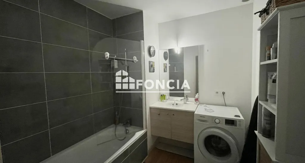 Salles de bain - Appartement T3 avec Terrasse dans Résidence Contemporaine
