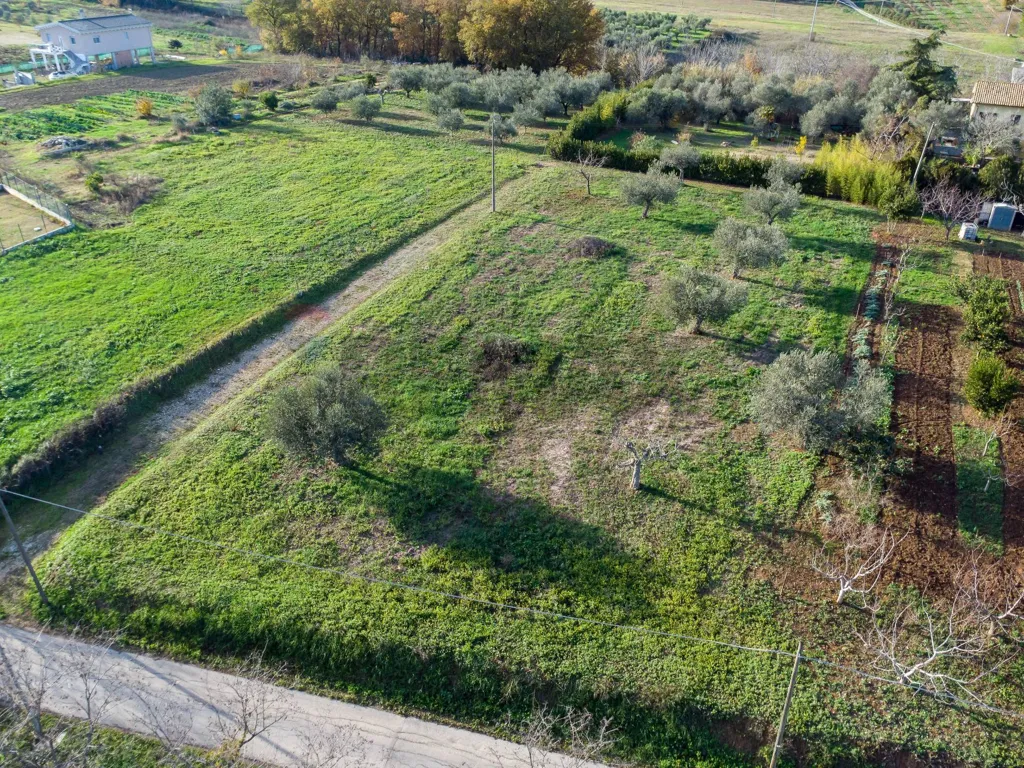 Vue aérienne - Buildable Land with Strategic Access in Cepagatti