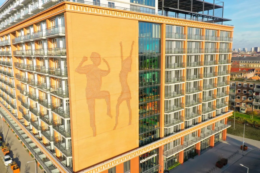 Aerial - Studio with Balcony in Rotterdam